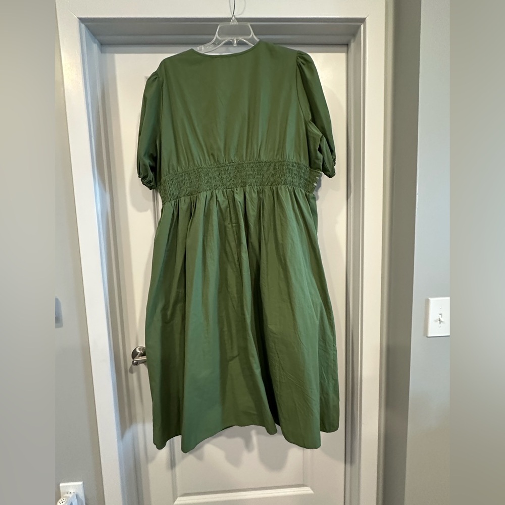 Gilli Green Midi Dress - Picture 2 of 7
